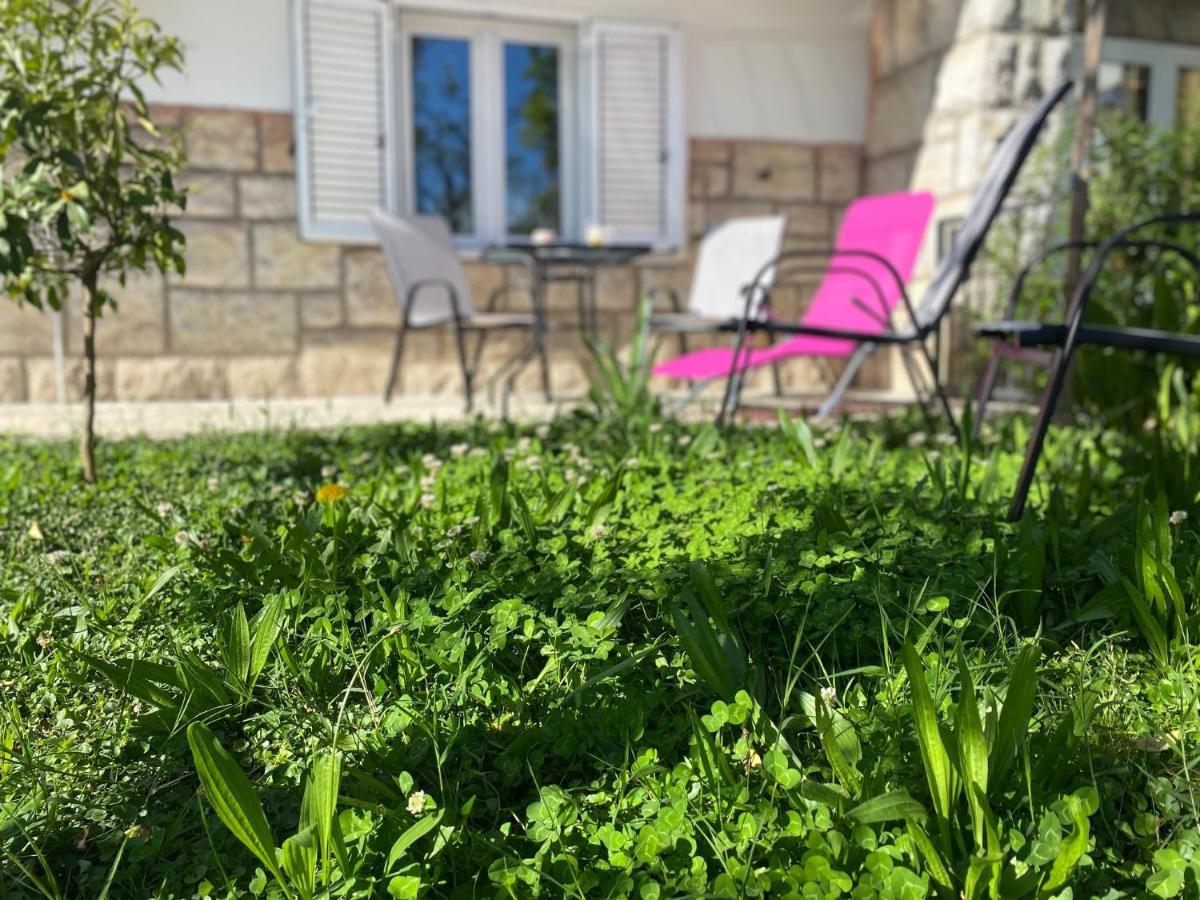 Napjacu With Own Parking And Garden Apartment Херцег Нови Екстериор снимка